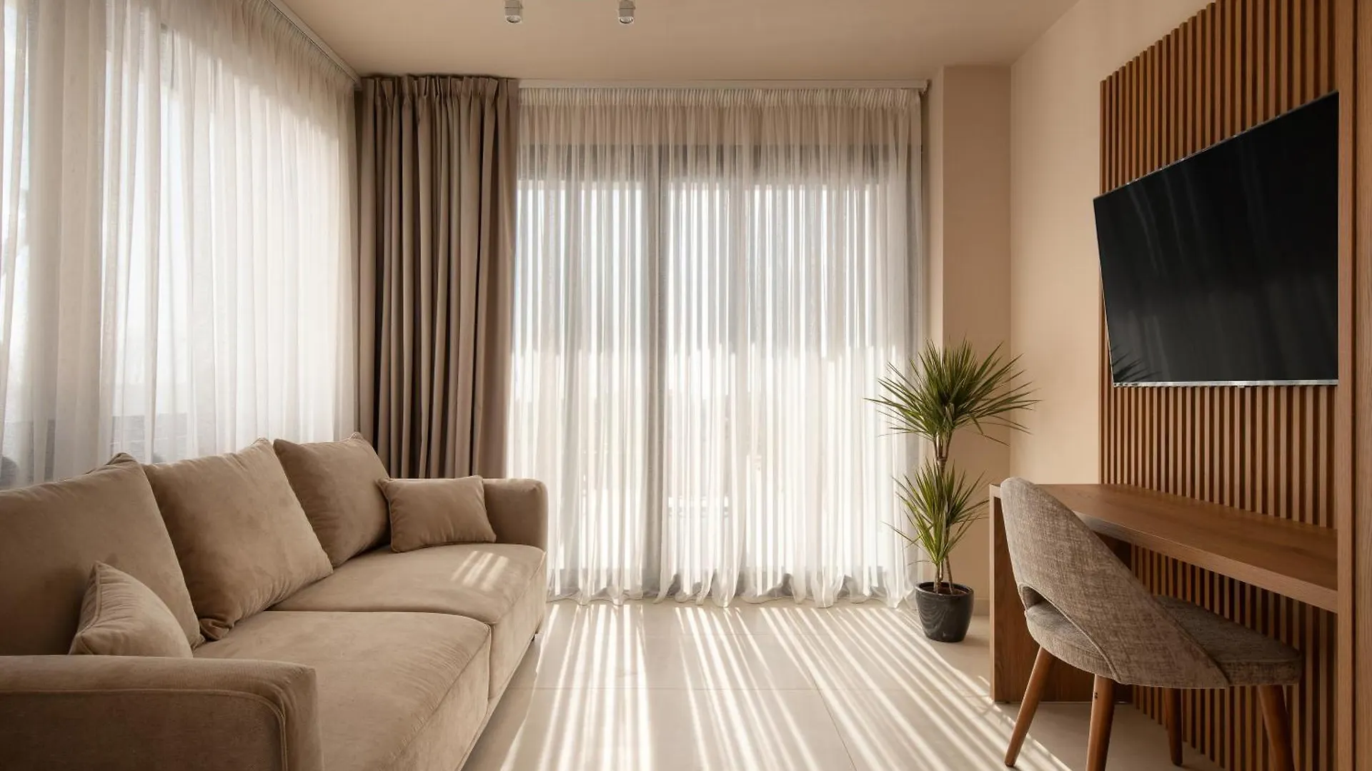 公寓式酒店 Anore Luxury Suites 尼基季