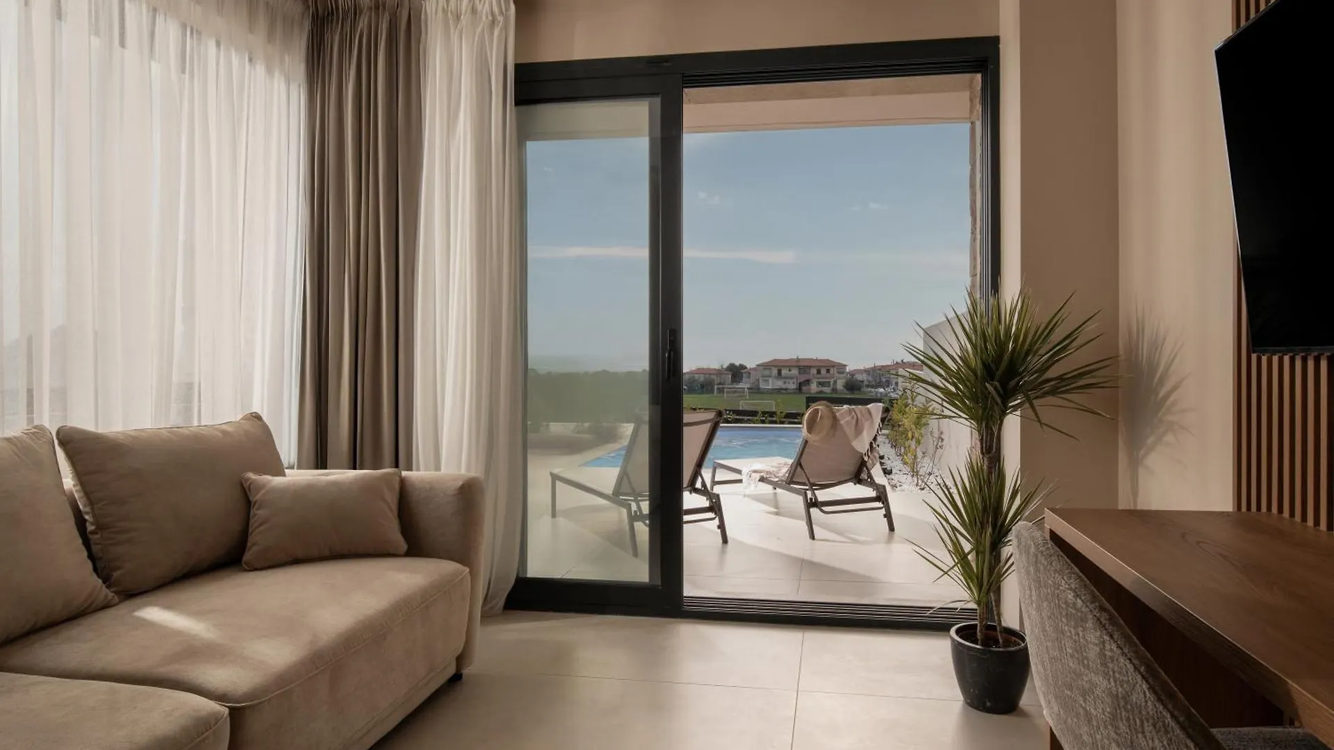 Ξενοδοχείο με διαμερίσματα Anore Luxury Suites Νικήτη
