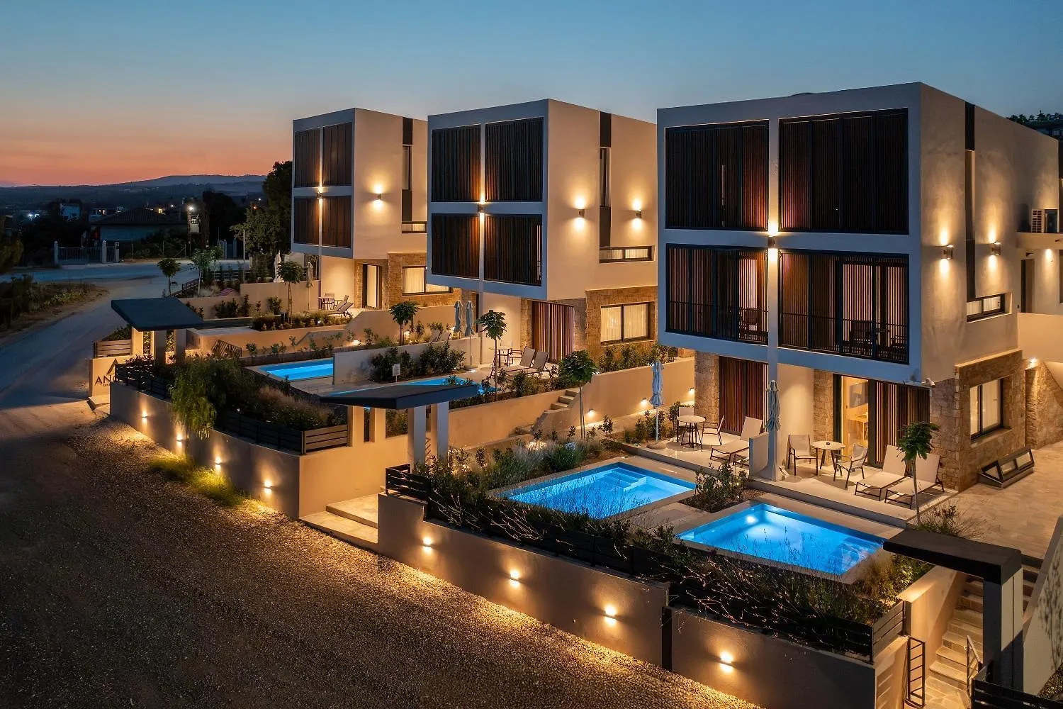 Anore Luxury Suites Νικήτη 0*,