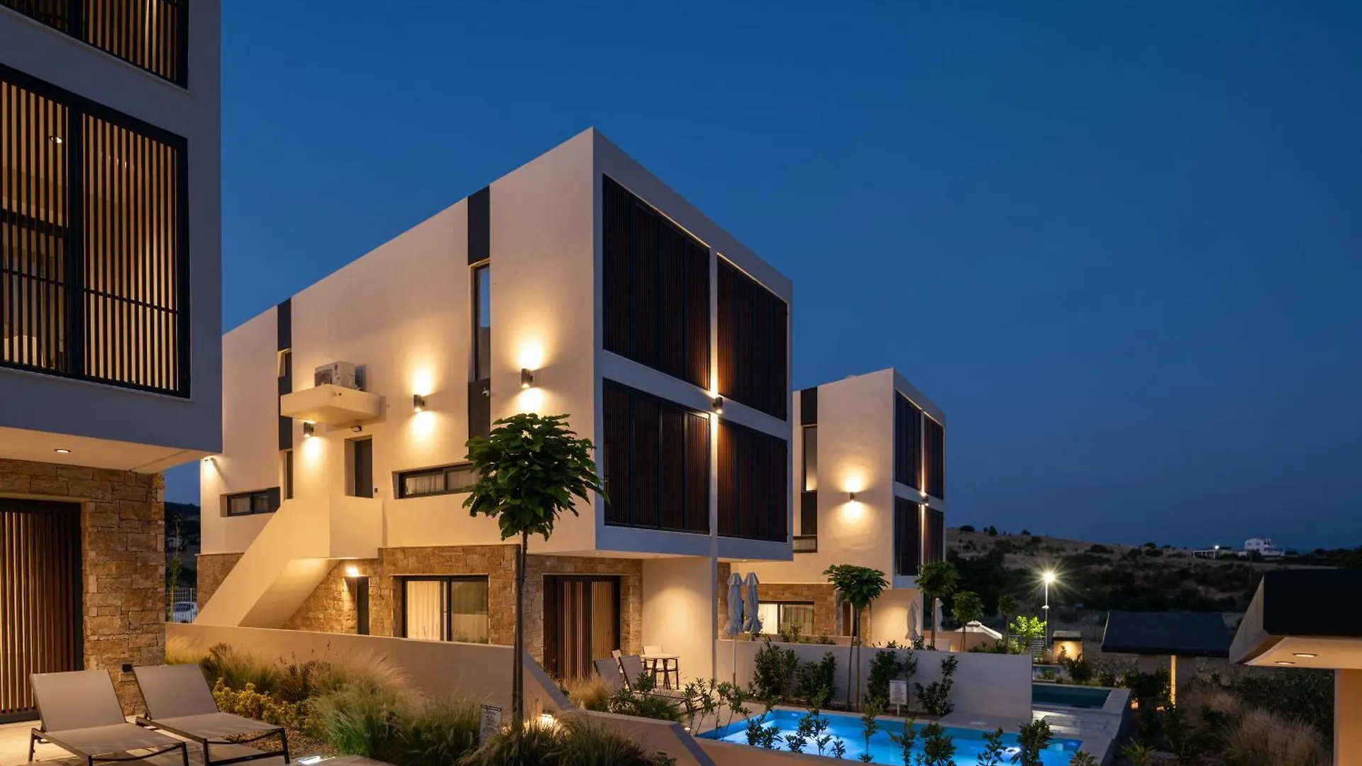 Ξενοδοχείο με διαμερίσματα Anore Luxury Suites Νικήτη