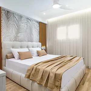  Aparthotel Azure Bliss